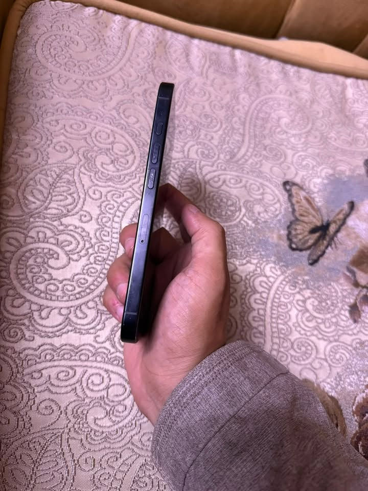 سلام عليكم
ايفون 16 برو (فقط) 
لون أسود 
نموذج M
شرق اوسط
ذ256
بطارية91
جهاز مكفول من كلشي 
كامل ملحقاته ويا 
كيبل،كارتونه حتى وصل ضمان من اخذته
ويا كفر مال الالياف كاربون سعره غالي 
بس انطي هدية ويا جهاز
سعر كلي 1100 قابل لتفاوضل بسعر بسيط
مكاني بغداد العامريه
رقم تواصال 
***********
