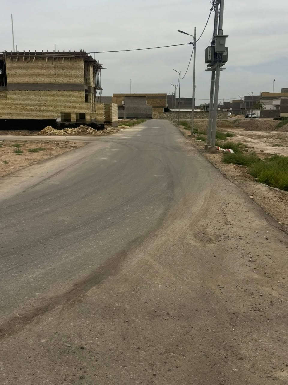 قطعة ارض للبيع ركن
الموقع حي الكفاءات موقع راقي
 تقسيم حسين حاجم 
قرب مدينة ألعاب كوين بارك 
المساحه ٢٠٠ركن طابو زراعي
خدمات كامله ٥٠متر تبعد عن شارع حله بغداد 
السعر خاص او اتصال
***********
