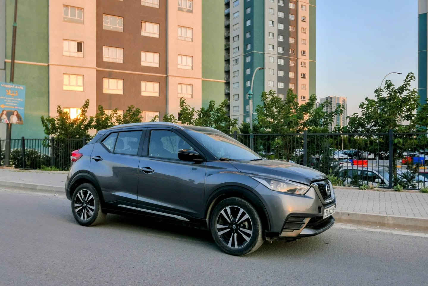 ​نيسان كيكس 2019 (Nissan Kicks SR) 
الموديل: 2019
​اللون: كحلي (نفتي)
​الفئة: SR (أعلى مواصفات)
​المسافة المقطوعة: 140 ألف كم
​المحرك والجير: بشرط الفحص
​🛠 حالة السيارة:
​بدون صبغ، بدون تعديل بارد، كلين تايتل (Clean Title) ✨
​صدر السيارة (الوجهية الأمامية) مجدد بالكامل حديثاً، السيارة جاهزة ولا تحتاج لأي مصاريف.
​السنوية (الهزة) والبيئة والطرق مجددة ولغاية 2031.
​السيارة باسمنا مباشرة (بشرط التحويل وبدون أي غرامات مرورية).
​🌟 أبرز المواصفات (Full Options - SR):
​كراسي جلد + تدفئة في المقاعد (كوشن هیتەر)
​كاميرا 360 درجة 📸
​رادار أمامي، خلفي، وجانبي (نقطة عمياء)
​نظام كبح تلقائي (Auto Brake)
​نظام مانع الانزلاق
​شاشة لمس متطورة
​📍 للاستفسار عن السعر ومزيد من التفاصيل، يرجى إرسال رسالة أو الاتصال.
***********
