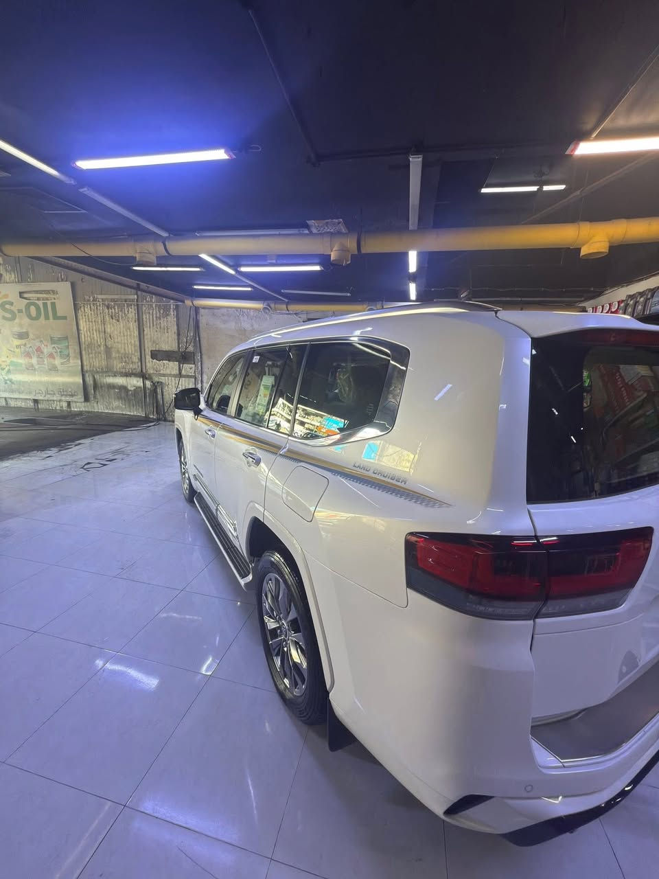 السلام عليكم
لاندكروز VX Limited 2024 ( بريم )
3 شاشات تطبيق ، تنفس طبيعي 
رادار ، كاميرات 360 ، نقطة عمياء و باقي مواصفات vx 
مغلفة ppf كامل + تضليل زجاج عازل للحرارة + درع زجاج امامي
مكفولة عام بأستثناء رصعة بالباب الراكب بسيطة كلش موضحة بالصور ابو دراجة دليفري طخها تنسحب pdr ب 100$ بس اني مسويتها خليتها ع وضعها 
ماشية 28km 
مكان بغداد 
***********
السعر 75,000$
