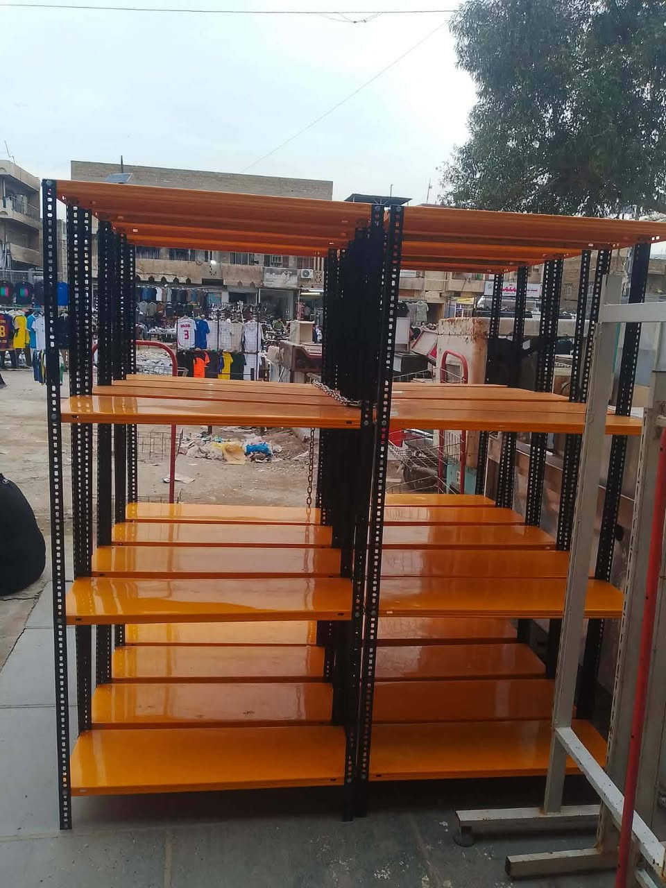 سفينه وسطية ورفوف المنيوم ودكسنات الشرأي يتصل العنوان بغداد مدينة صدر اواكو توصيل ***********
