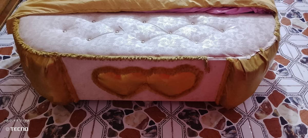 غزرفه 8قطع مستعمله سنه ونص كله نفخ جبته اول ما نزل موديله صارت عليه ب 2ونص بنسبه لسعره مناسب اريد اشيل واريد ابيعه اتصل ع رقمي ودلل ***********
