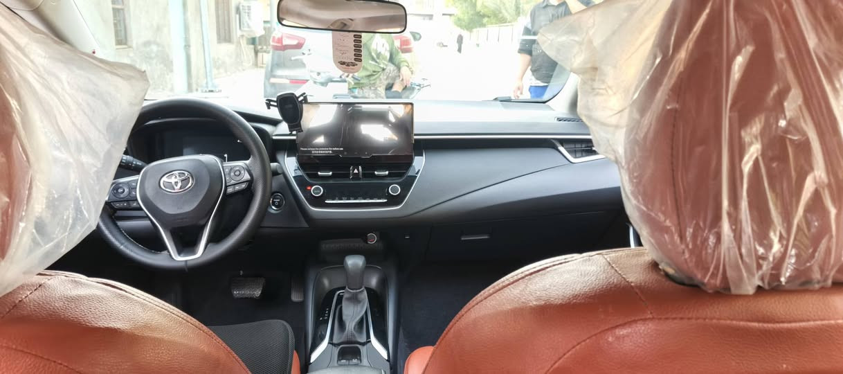 السلام عليكم 
كورلا موديل 2025 هايبرد 
ماشيه 17 كفاله عامه من تبديل وبارد وصبغ 
رقم بغداد شرط التحويل 
مواصفاتها 
شاشه كار بلي 
تحكمات 
مثبت سرعه 
قياده ذاتيه 
فتحه سقف 
كشنات جلد 
كامره دواره 
رادار 
هاند بريد دكمه 
السعر 158 مجال حق الجيه فقط 
مكاني كوت مركز مدينه ‏‪***********‬‏
