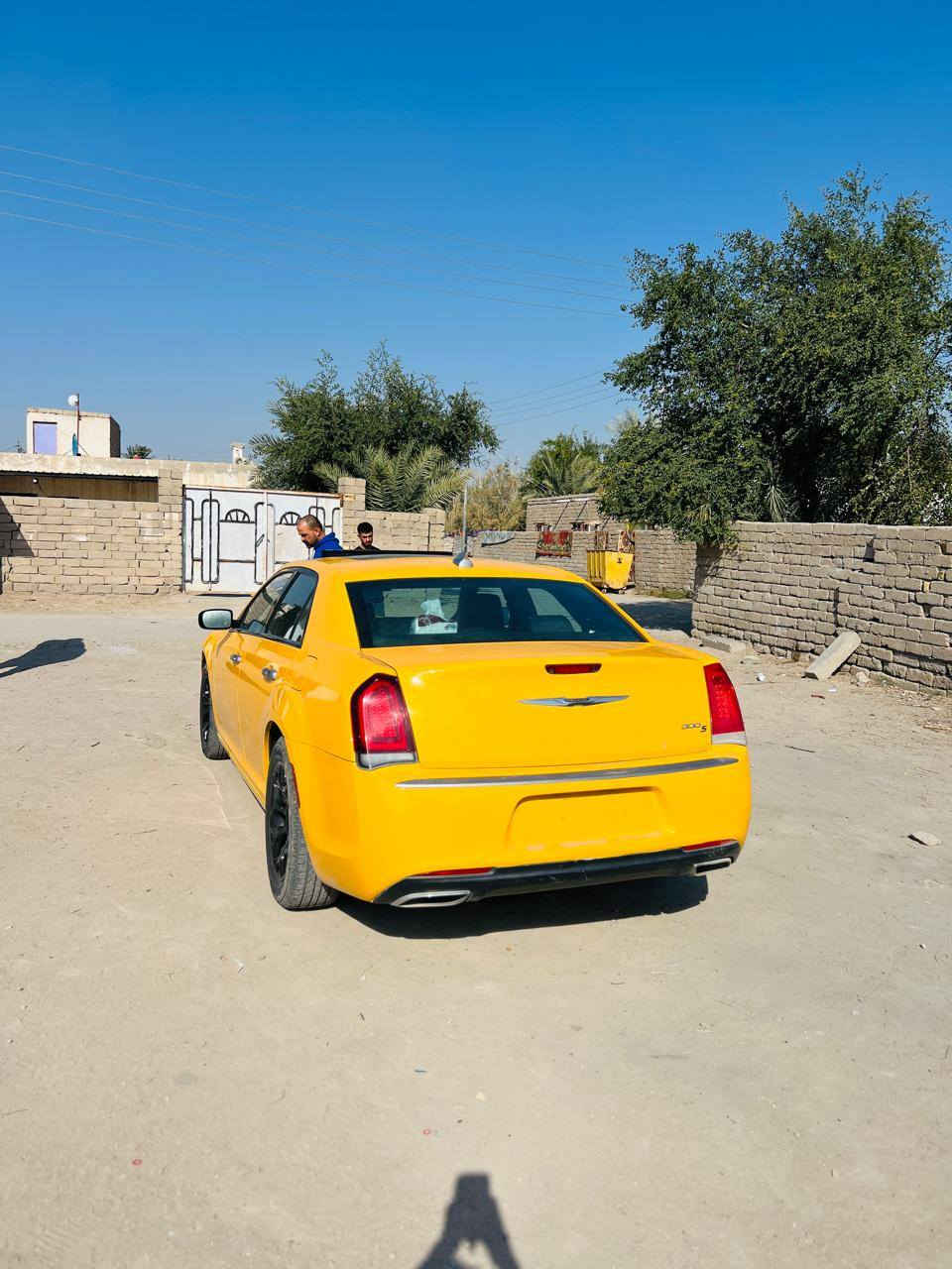 كرايسلر  وبامه لبيع 16 مرمز 23
دخول جديد ما مشتغله عله لخط 

لون اصفر السياره تكسي 

فول مواصفات فتح السياره 

رقم الجديد اجره 

خير من الله السياره لوك ما ناقصه اي شي طك اسويج وطلع لبغداد 

السياره ضررها جاملغ امام ودعاميه اماميه خلفيه وبيها طكه بل هلال الخلفي بدون ايرباك السعر 225 وبيها مجال حك لجيه رقم ***********
