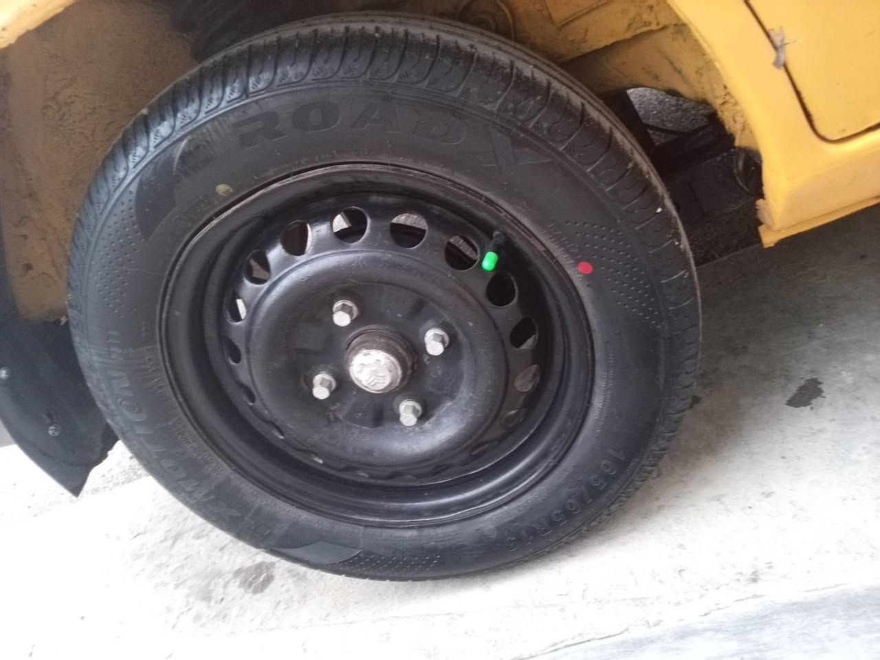 سلام عليكم سايبة موديل 2015نضيفة السيارة يحتاجلها فقط 3شغلات بريك سويت التايرات كام يشمر يسرةة واقايات مال تايرات ودرام شفت يسرة هذني منتهين منهن سيارة مو بسمي بسم مرة تحويل ثاني يوم السيارة نضيفة الله شاهد تخسر اذا متاخذها السوك معلك كلش السيارة من ناحيت كير ومحرك وصدر نضيف كلش ضربتها بنيد وجاملغين وها احب انوهه اذا تريد تشتري السيارة بيه فطرين بل شاصي صغار الباقي مكفول حتة خياس مابيها سعرها 34وبيها مجال قليل ما متواجد فيس ***********
