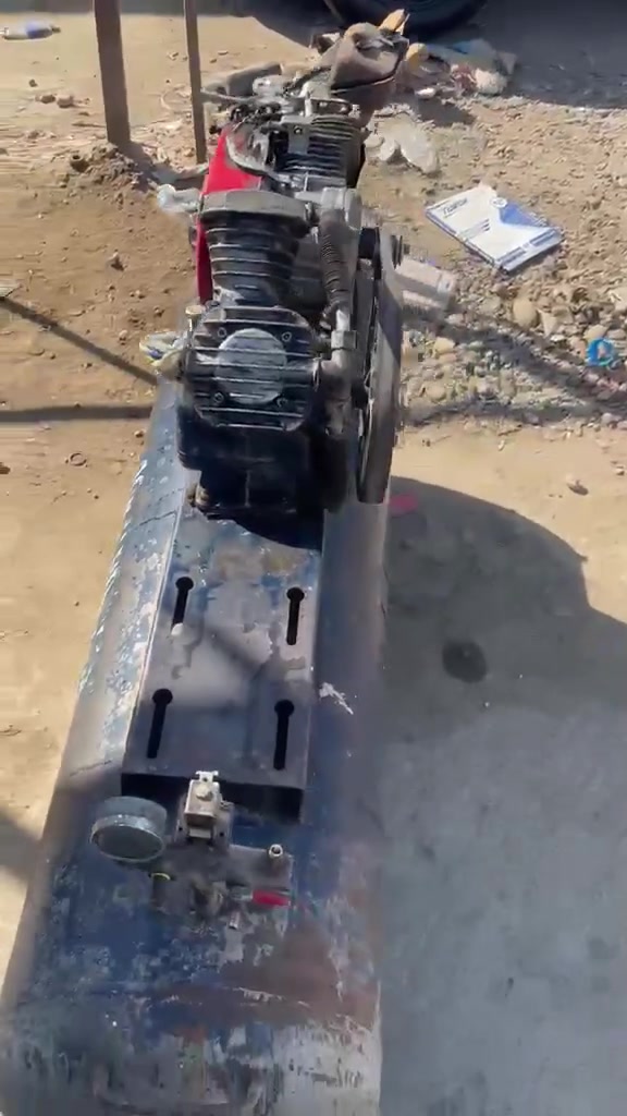 كمبريسر للبيع السعر 225 قفل هاتف ***********
