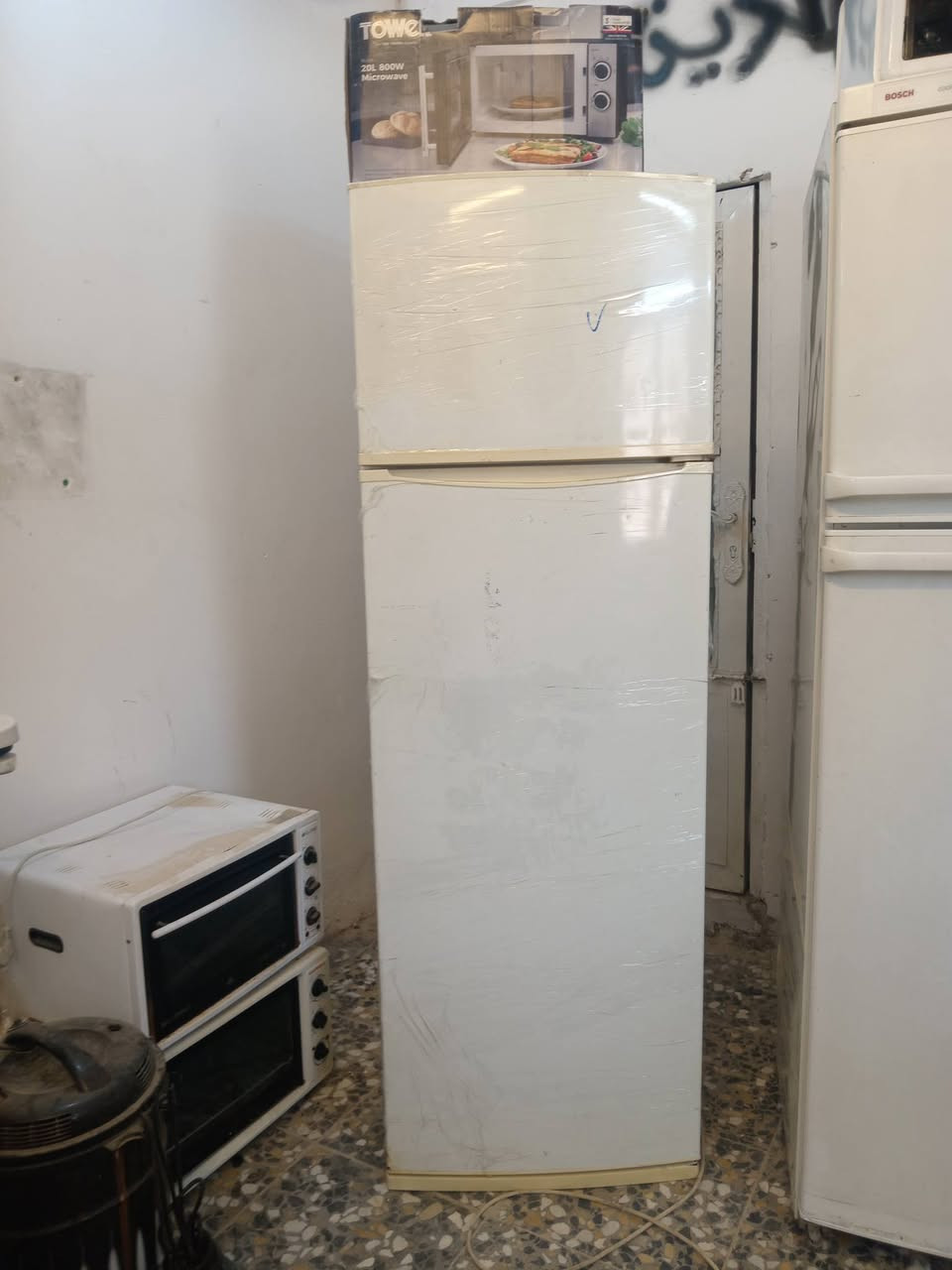 ثلاجات باله أوربي شرط التجميد نضافه السعر ٢٠٠ الف 
العنوان كربلاء الحر القادسيه قرب الحديقه
واي استفسار ***********
