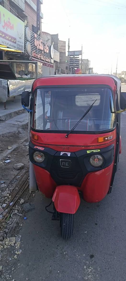 موديل 18مكينه عشرين مجفته قبل شهر لا تنقيص ولا تبخير تخم تاير جديد كامله مرقمه باسمي بس بيهه جبنه طاكه وره ملف بس بيه نضوح كلش قليل مكاني حي طارق   جيب فيتر وياك وتعال لا تجيني تكلي اروح ورجعلك جيب وياك شكد متريد فيتريه سعرهه 4600 رقم ***********
