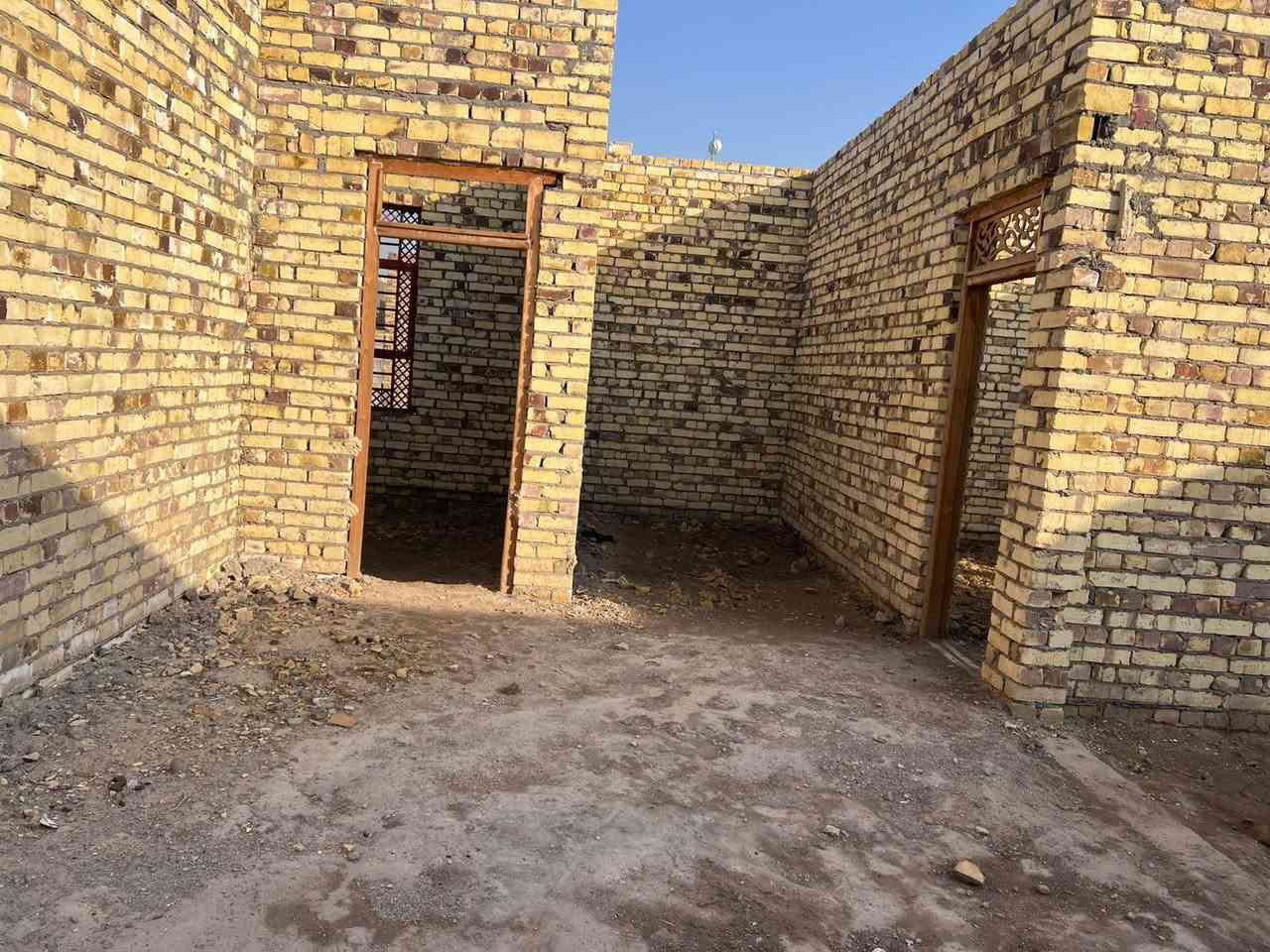 اللهم صلِّ على محمد وآل محمد
بيت للبيع

المساحة: 425 متر

بناء درجة أولى –اقل السنه

بيت كلش مرتب

كافه الخدمات ماء ومجاري بالباب 

مشمول بالتبليط 

موقع قريب السيطره

للاستفسار أكثر:

***********
***********
