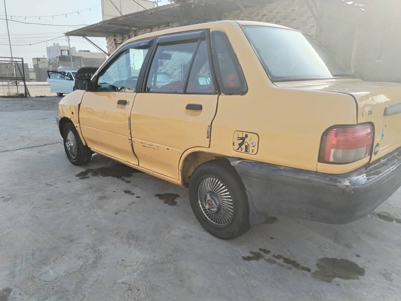 سايبه للبيع السعر مليون قفل محرك وكير جدد ع شرط تخم تاير جديد حداديه جديده رقم بغداد سنويه عضم عاج ابيع كوم حديد مسول عن السرقه والطلب مكان السياره الديوانية قضاء الشاميه ***********
