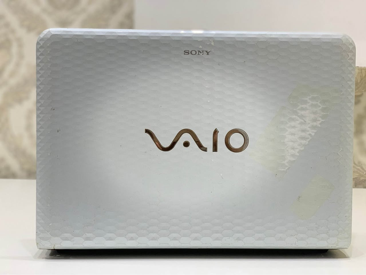 لاپتۆپی sony vaio 
لاپتۆپێکی زۆر خاوێنەوە هەمووشتی بە جوانی ئیش دەکات 
مواسەفاتەکانی:
ram:4GB
Core i3
2.10 GHz
پەیوەندی بکە بە:
***********
ناونیشان: هەولێر رێگای کۆیە پشتی ماجدی مۆل أربيل, العراق
