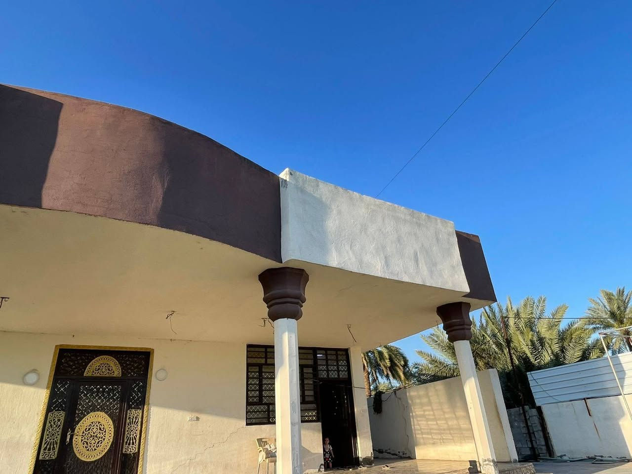 السلام عليكم اخواني الاعزاء دونم طابو ملك صرف على طابو الكاضميه يحتوي على بيت مساحه200متر بناء حديث وباقي الدونم بستان الي موجود بصور الدونم مسيج بلوك وعلى شارع تبليط ماء اساله وماء سقي وكهرباء ويحتوي على بئر ارتوازي موقع الدونم بغداد التاجي منطقة جرف الملح خلف البانزيخانه الحكومية 
سعر الدونم في الخاص
للاستفسار الاتصال على الارقام التاليه وبي واتساب 
***********
***********
