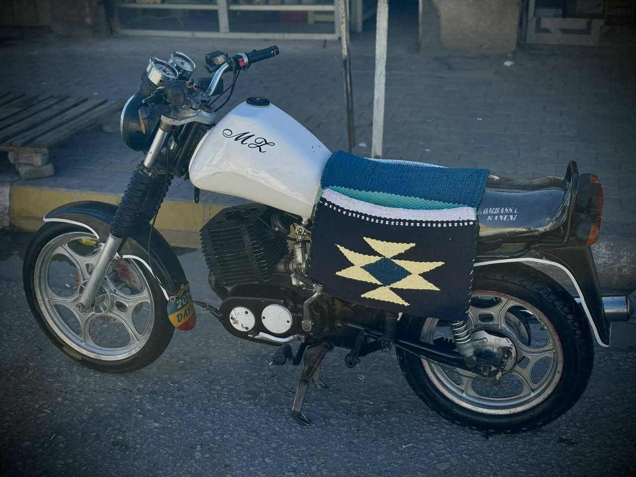 دراجه امزت (قنبوره)  كصه 2 
مكفوله كير ومكينه نضافه مثل ماشوف بلصوره 
كربلاء المقدسه / حي العامل //*********** التفاصيل اتصل برقم
