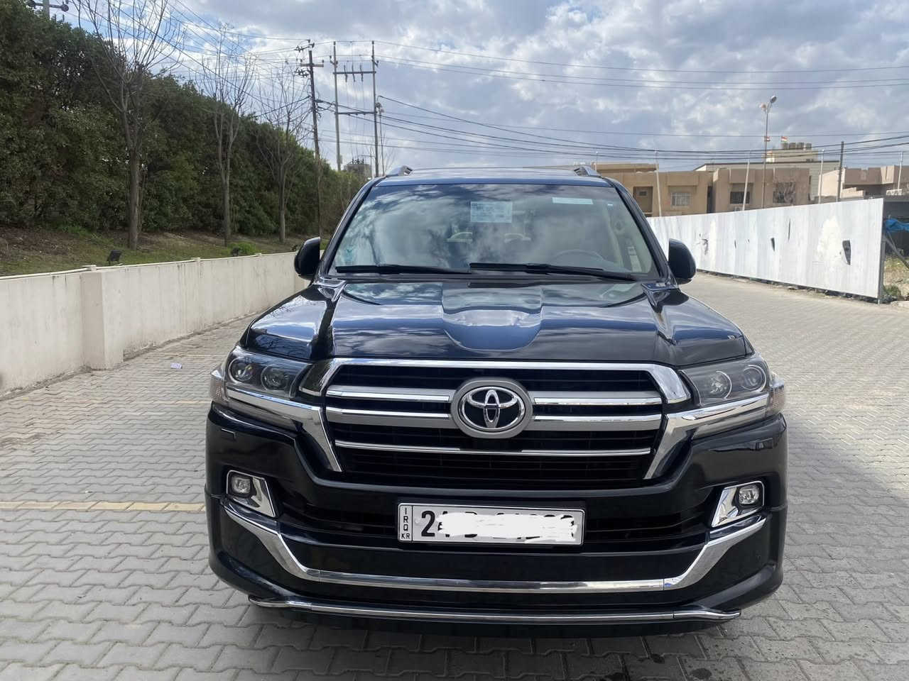 GXR        V6
‎ $ سعر    47500 
‎موبايل  ***********

‎جكساره موديل  2017   شركة ساز مكفول بدون صبغ  فول مواصفات كشنات جلد وثنيهم كهرباء كشن سائق ثلاث دگم ثمانية إرباگ تشغيل عن بعد بخاخ لايت بها حساسات امامي وخلفي ماشي 84000 محرك مامفتوح السيارة جديد دعامي للدعامي بشرط مابه اي النقص  رقم والفحص والهزه والسنوية جديد حتئ   2027 سعر 475  السنوية بأسمي موجود بأربيل
