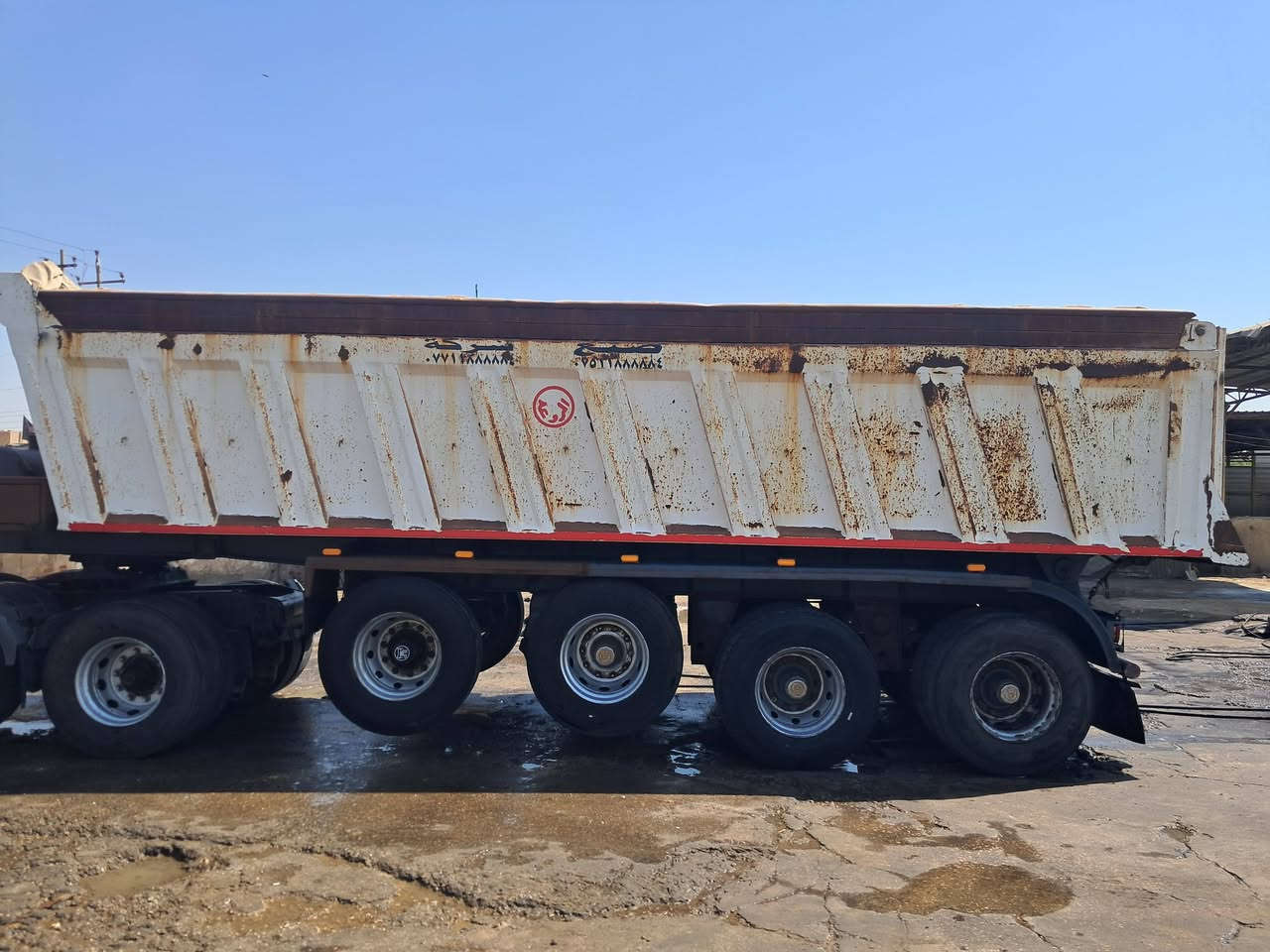 عريانة للبيع شركة الروعة شركة ذرعة ٢٢ مع التعلاوة ٢٧ دناكير ١٦ الرابع ١٤ مكفولة من كلشي تخم تاير مكان كربلاء ***********
