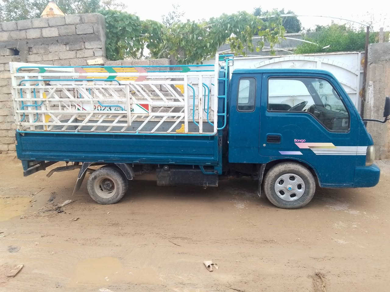 كيه ام عيون للبيع محرك بي خيط بخار  اكسل وكير شرط تخم تاير جديد كهربيات كله شقاله السعر 65وبيه مجال شي بسيط***********
