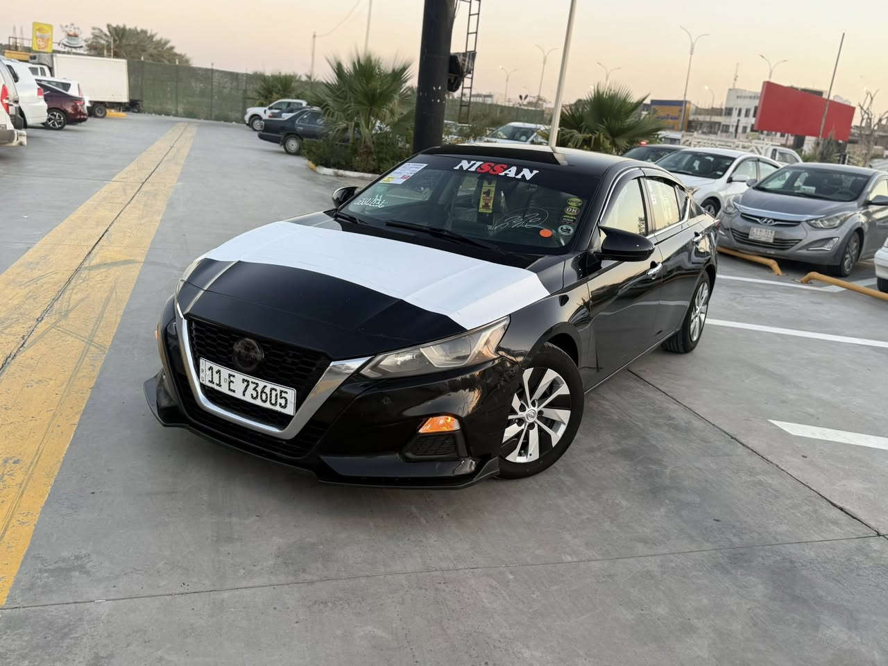 🚗 للبيع نيسان ألتيما. 2020  S   🚗
وارد أمريكي / رقم بغداد   بأسمي شرط التحويل  رقم الدولي الجديد هزه وفحص  كله جديد
محرك مكفول 🔧 / كير مكفول
تخم تايرات جديد مبدل
باتري جديد
صدر ع الوكاله كامل 
 حادث السياره طخه بسيطه يم الرقم الخلفي فقط والباقي كفاله عامه شرط  بدون ارباك بدون تبديل بدون فتح بجم كبس ع وضع الشركه  موضح بل 
  سونار  صفاح موس مكفوله كفاله عامه ماشيه 76mi    (باقي السيارة وكالة)
مواصفات السيارة S بس مواصفات خاصه تجي داخل ابيض شاشه جبيره كشن كهرباء. 
محرك 2.5 لتر / 4 سلندر اقتصادي وقوي تنفس طبيعي 
شاشة لمس وسطية 8 إنج مع بلوتوث و USB وكار بلي  
سستم كامل سبورت رياضي 
كاميرا رجوع خلفية 
كشن جلد + كهرباء
نظام سبورت
لايت زنون +لد نهاري 
ستيرن رياضي D + كاربون فايبر 
بصمه تشغل وبصمه ابواب
مثبت سرعه  
رادار امامي وخلفي وجانبي 
توقف ذاتي وخروج ع المسار 
نظام أمان حديث (ABS / Airbags)
تصميم أنيق ورياضي بلون الاسود القطران      
سيارة كاملة مكملة تجي تفحص وتشوف بعينك كعدتها حلوه وسيارة ما تصرف عليها كلشي سعر 130 وبيه مجال جدا بسيط   
مكان السياره ديالى بعقوبه   
***********
