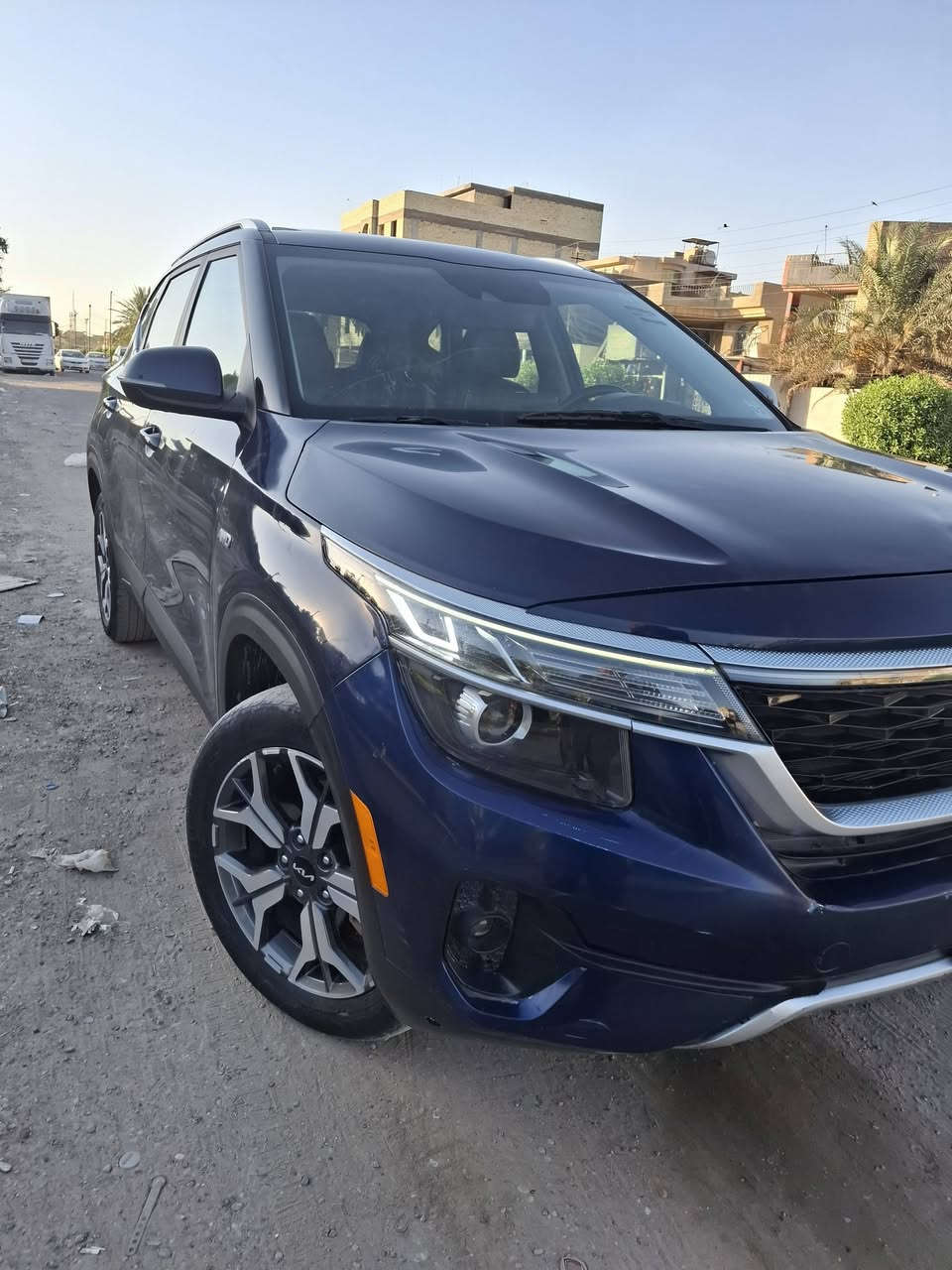 كيا سيلتوس امريكي موديل ٢٢ فول مواصفات
حادثها صبغ جاملق وبارد بالبنيد والباب الخلفي
فول مواصفات 
بصمة وفتحة 
رادارات جانبيه وخلفيه واماميه 
كشن جلد وهيترات بالكشن 
تشغيل عن بعد واطفاء ذاتي 
ويل كب ولدات 
دفع رباعي 
مكينة ٢٠٠٠ دوش المرغوب 
ماشية ٢٨ الف 
سياره جديده بعدها 
مرقمه بغداد موجوده بغداد حي اور 
معروضه ب ١٥٠ $ 
***********
