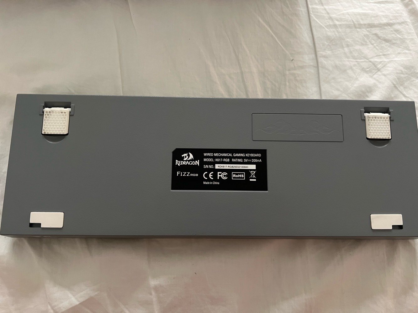 – ميكانيكي أصلي

للبيع كيبورد Redragon Fizz RGB K617 بحالة ممتازة جدًا، نظافة 100% (وكأنه جديد)، استخدام خفيف جدًا وما بيه أي مشاكل أو أعطال.

المواصفات:

* ✅ سويتشات Red Mechanical (Red Switch)
* ✅ إضاءة RGB قابلة للتخصيص
* ✅ تخطيط 60% (حجم صغير ويوفر مساحة)
* ✅ حروف عربي + إنكليزي
* ✅ كيبل USB-C قابل للفصل
* ✅ Hot-Swappable (تبديل السويتشات بسهولة)
* ✅ مناسب للألعاب والاستخدام اليومي

المحتويات:

* الكيبورد
* الكيبل الأصلي
* ساحب الكيكابات/السويتشات
* سويتشات احتياطية
* الكرتون الأصلي وجميع الملحقات

الحالة:

* ✨ نظافة 100%
* ✨ جميع الأزرار والإضاءة تعمل بدون أي مشكلة
* ✨ لا يوجد كسر أو خدوش تذكر

سبب البيع: الترقية إلى كيبورد آخر
الموقع بغداد