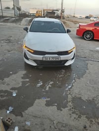 سياره للبيع K5 موديل ٢٠٢٤ وارد أمريكي ضربه بصيطه بلبنيد السياره معوقين...