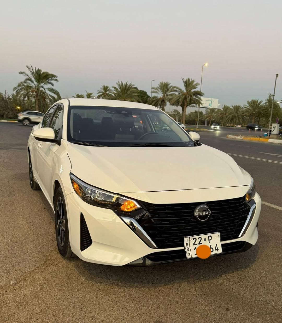 🚗 للبيع: نيسان سنترا 2025 SV
(رقم اربيل)
سيارة نظيفة جداً وبحالة ممتازة، استخدام شخصي ومحافظ عليها بيها برمجة ادفانز من شركة نيسان تمشي عالبانزين العادي بيها 

المواصفات:  
• محرك 2.0 لتر اقتصادي وقوي  
• ناقل حركة أوتوماتيك CVT  
• تشغيل بصمة (Start/Stop)  

• دخول ذكي بدون مفتاح  
• شاشة وسطية مع نظام Apple CarPlay و Android Auto  
• كاميرا دوارة  
• حساسات أمامية وخلفية  
• شاشة معلومات في الدشبول  
• دركة متعددة الوظائف مع تحكم بالصوت والهاتف  
• مثبت سرعة مع رادار تفاعلي   
• تبريد مع مناخين منفصلين أوتوماتيك  
• ويل رياضية قياس 16 إنج  
• أضواء أمامية وخلفية  
• مرايا جانبية كهربائية مع إشارات  
• نظام تحذير الخروج عن المسار  
• نظام النقطة العمياء  
• نظام الفرملة الطارئة    

✔️ السيارة فوول مواصفات ماعدا فتحة السقف  
✔️ بحالة ممتازة جداً ولا تحتاج أي مصروف
السيارة ماشية 47الف كيلو 
 :رقم الشاصي 
📍الموقع: بغداد
📞 للتواصل والاستفسار: (***********)  

تحويل مباشر السيارة باسمي والسيارة دهن الكير مبدل جديد والتخم جديد
