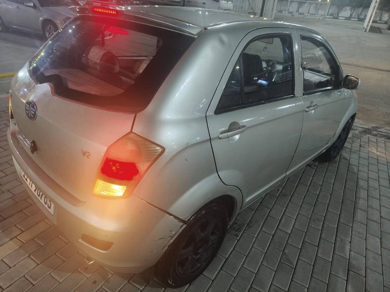 السلام عليكم فاو اوتماتيك موديل 2013 ماشيه 40 الف السياره مكفوله من الضربه ولصبغ بيها جاملغ امامي بي طخه ومصلح علبارد مكينه وكير جدد تبريد ثلج تخم تاير كهربائيات كلشي شغال غرفه جديده ريمون سنتر لوك شاشه تاب كامره خلفيه السعر 33 قفل بدون عمله مكاني بغداد السيديه تقاطع درويش رقمي ***********
