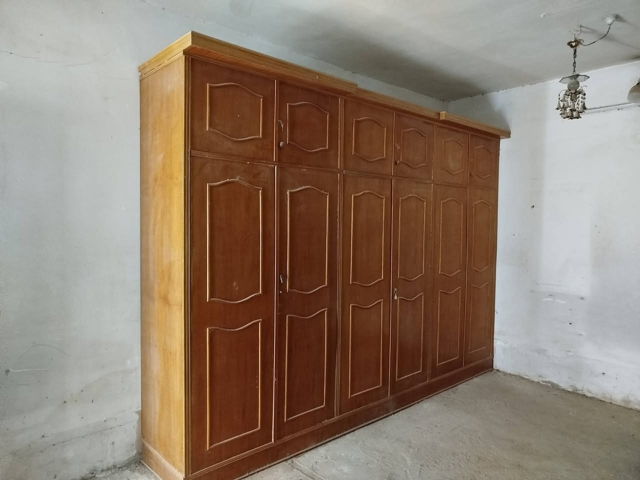 كنتور ستة أبواب ابو الطابقين نظيف 
العنوان النجف حي الجمعية 
السعر 400 ألف 
وفيه مجال بسيط 
للاستفسار الاتصال على الرقم التالي 
***********
او المراسلة على الخاص
