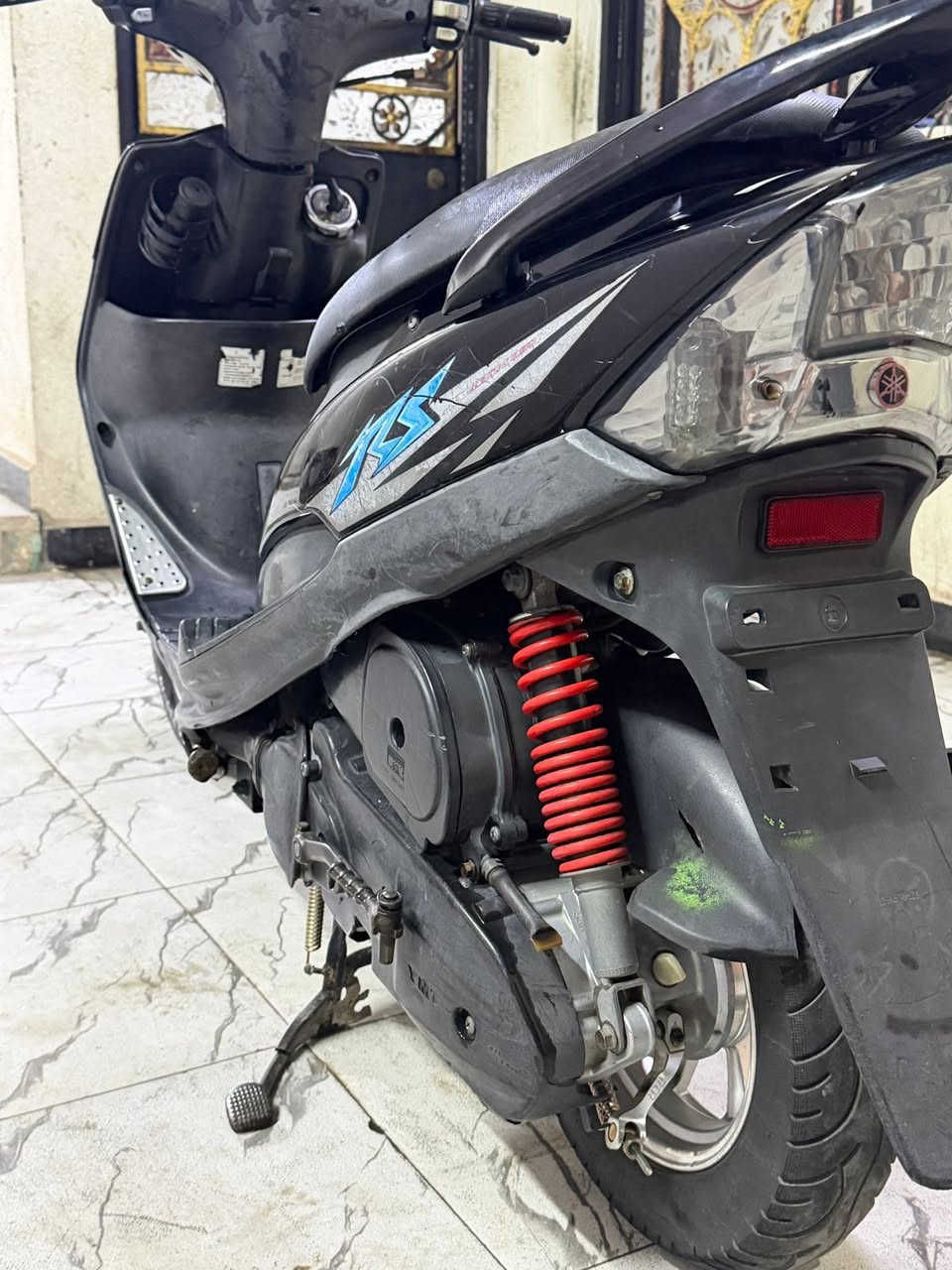 سلام عليكم ماكس عدله لون اسود للبيع نظيف ومكفوله مامفتوحه ابد شرط الفحص تجي تفحص قبل لا تعامل دراجه صوتها نعومه كلش حلوه وكهربائيات شغاله من الطول لطول والدراجه بيها تزويد ويلات زوج قطرة دهن شيال مكينه  قبق جوزه وقبق مروحه وقبق دهن بريك امامي+ خلفي دراجه تخبل صلوات تجي تشوف بعينكً وشرط مختومه من الطول لطول ويه المكينه شرط سعرها 950 وبيها مجال كلشش قليل حك الجيه بس تواصل خاص او على الرقم ***********
