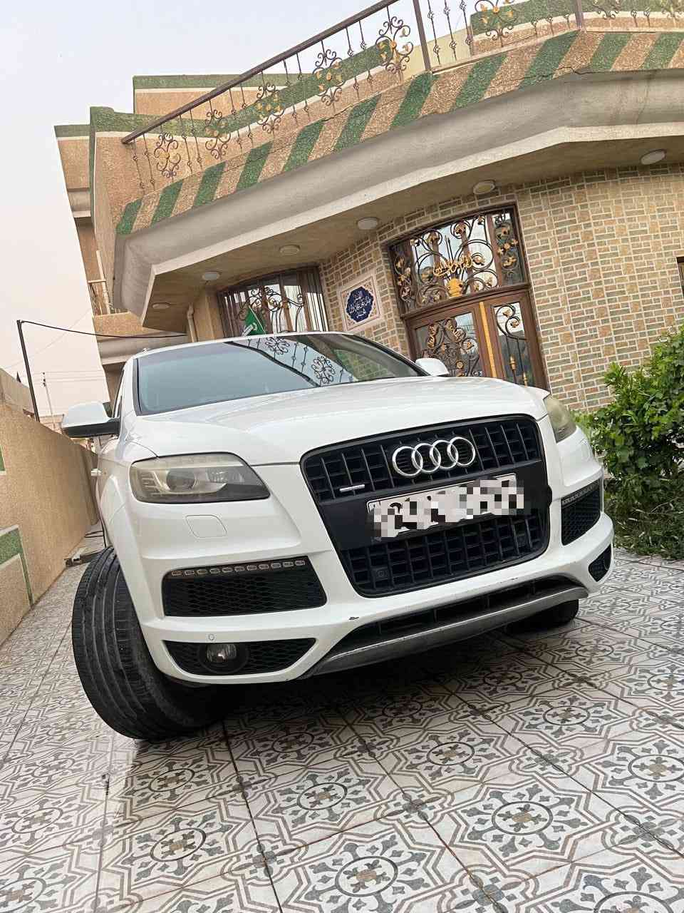 للبيع اودي q7 موديل 2014    ديزل     7راكب
فول مواصفات فئة S  line
رقم إنكليزي الجديد شمالي بأسمي 
محرك 3.0 تيربو 
فتحة بنورما 
كشنات كهرباء وخزن + جلد وتدفئة امامي وخلفي 
تبريد اربع قطع ثلج
ويل كب حجم 20 رياضي
اشاير مري
بصمة + سويج
دبلات جوبلس تحكم بالارتفاع والنزول خمس وضعيات
جنطة كهرباء
حساسات امامي وخلفي 
ثلاث وضعيات قيادة عادي ونورمل و سبورت
بردات ابواب وجنطة
فور ويل 
محرك بي بخار
السعر 165$
وياها كصة محرك مع التفرعات كاملة والضفيرة والعقل مع الكير ولو كير والصدر الامامي كامل + فريم ممه والكاردن الامامي الي يحب ياخذها وياهم نتفق ع السعر
مكان السيارة بابل

***********
