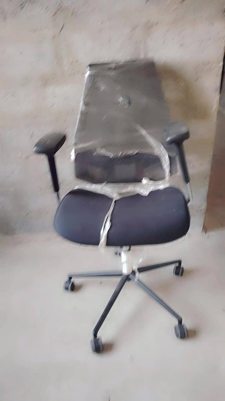 للبيع الكرسي ب ٣٥ والمغسل ٨٠ المرايه ب ٣٥ تواصل خاص


**إذا كنت صاحب هذا الإعلان وتريد حذفه لأي سبب، رجاءا أرسل رسالة إلى الدعم الفني**