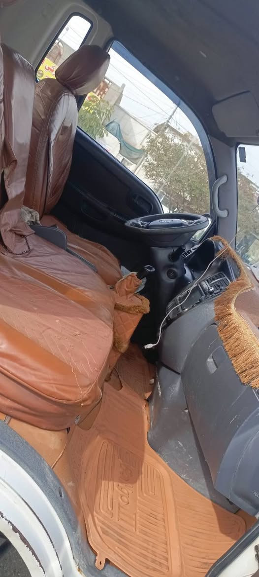 السلام عليكم للبيع كيا فحل موديل 2013صبغ عام بدون ضربه السعر 120وبيه مجال العنوان النجف الاشرف الرقم ***********
