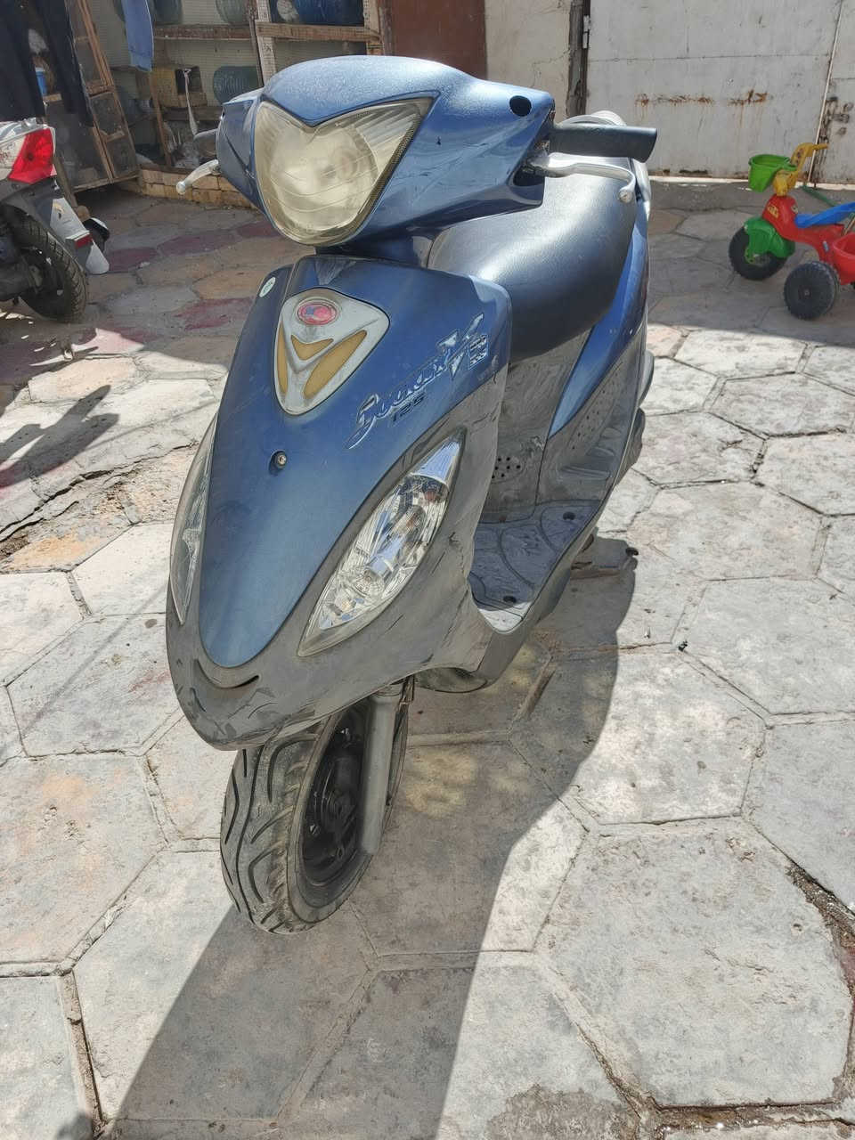 دراجه حاويه اخذ وترحم الوالديه حاويه اتصل على هذا الرقم ***********
