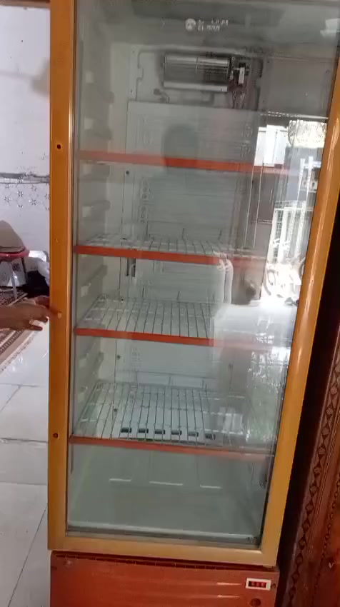 سلام عليكم    ٣ قطع عارضات شغالات البيع مكاني بغداد مدينت الصدر ***********
