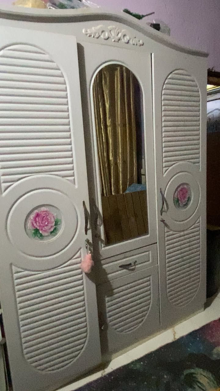 غرفه بناتيه كنتور 3 ابواب مع سرير نفر +مرايه رفوف


**إذا كنت صاحب هذا الإعلان وتريد حذفه لأي سبب، رجاءا أرسل رسالة إلى الدعم الفني**