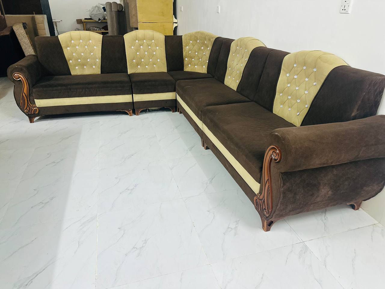 قنفه مستعمل 10 نفرات
السعر: 150 الف قفل 
الخشب ولاسفنج كلش زين درجه اوله
عنوان اربيل مامزاوه
يوجد عندنه توصيل في اربيل و موصل فقط
للتواصل ***********/***********
الرقمين عليهم واتساب
