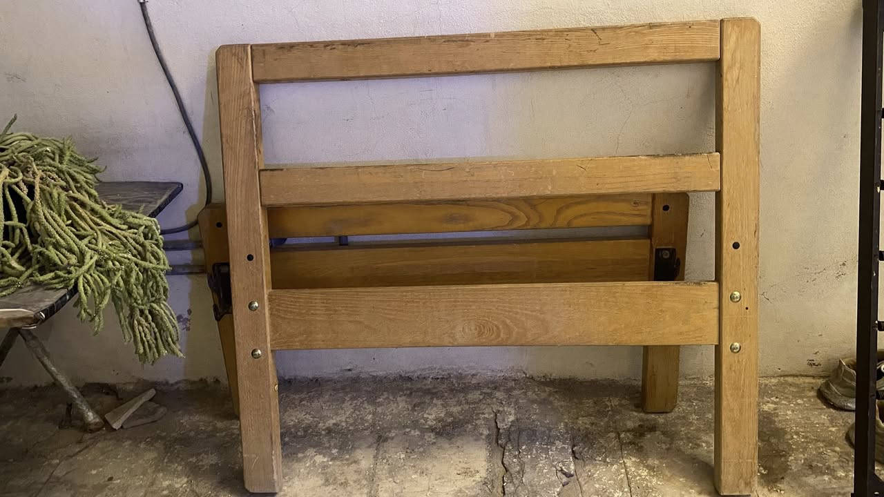 سلام عليكم جربايه نفر حديد ولرجول خشب مع دوشك ضغط اصلي السعر90 وبيه مجالللستفسار***********
