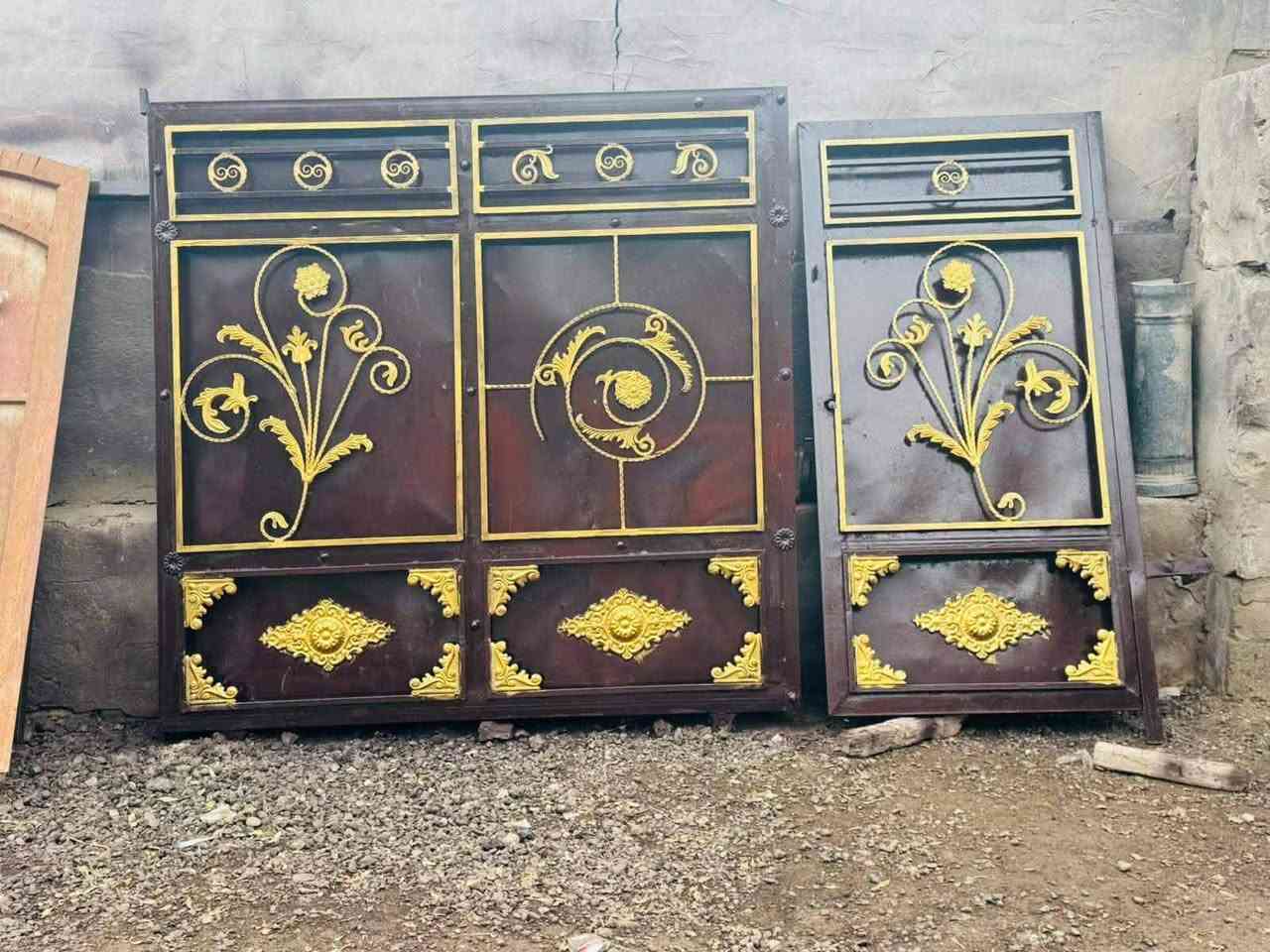 السلام عليكم عندي ابواب سلايت كاملات
نظافه فووووووول حديد ثقيل مليمين
 عرض 3 متر والرتفاع مترين
اختار ليعجبك وبيك خير وتددل 
اكو تواصيل اي مكان اتصل وبخدمتكم 
#الستفسار***********واتساب 
#الستفسار***********
