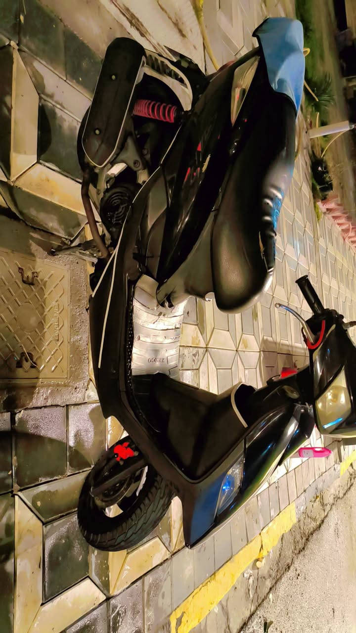 دراجه ثعلب نزلتهة رمبه لاوراق باسمي نكره دراجه مكفوله كفاله عامه من لتاير للتاير اذا بيهة شي تجاري دراجه اطيهة بلاش اي وقت تجي عليهة نكر معدل مالتهة يخبل كهربائيات كلهة شغاله مابيهة اي نقص ربع متذب عليهة مكفوله كفاله عامه دراجه رمبه شاهد الله باسمي لا ناخذهة من شارع ولا متبعهة رايدهة 850  مكاني لبياع شرطه لخامسه متواجب واتساب وفيس رقمي لاثير. 
*********** ‏
ولاسيا 
***********
ثنينهن بيهن واتساب
