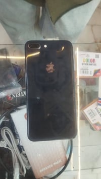 ايفون 8بلاس ذاكره 64بطاريه 100وسعر خابر ودلل 07751341766