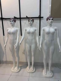 ملكانات بلاستك للبيع نظيفات جدا  للتواصل 07818066100 يوجد توصيل