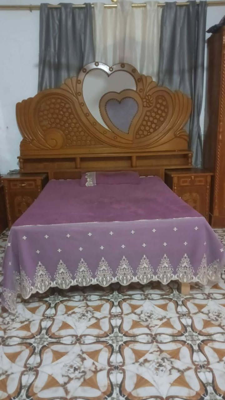 السلام عليكم 
غرفه للبيع نظيفه ومرتبه تفاصيل خاص
الشطره


**إذا كنت صاحب هذا الإعلان وتريد حذفه لأي سبب، رجاءا أرسل رسالة إلى الدعم الفني**