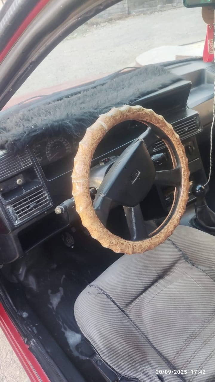 فيات موديل 91 كابون بانزين بيها شرط الوكاله والتحويل رقمها فحص محرك بي نفخ كير عادي شرط جامات كهرب سعرها 15 بيها مجال مكاني موصل استفسار خاص او ***********
