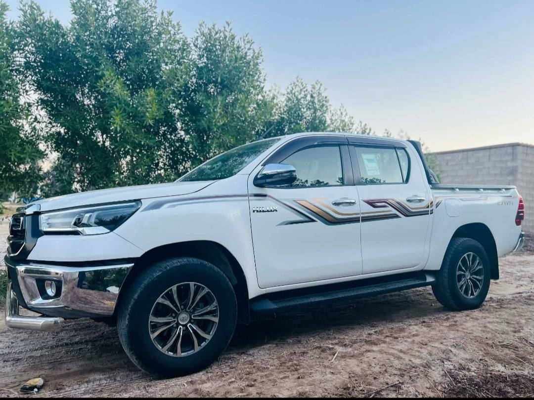 تيوتا هايلوكس 2021كير عادي مكفولة كفاله عامه 
رقم أربيل ماشيه 150الف 
الإتصال على رقم ***********
