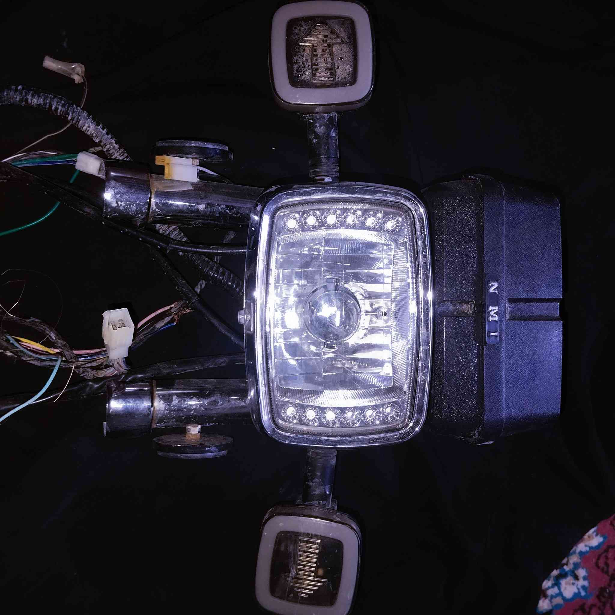 تعميره 4  كير انتنس  مديل 26  نقصها فقط شاصي
كامله ماعايزه شي الغراض شخط ما مشخوطه 
سعر ٢٧٥ قفل قفل مابيها ولا ربع
***********
