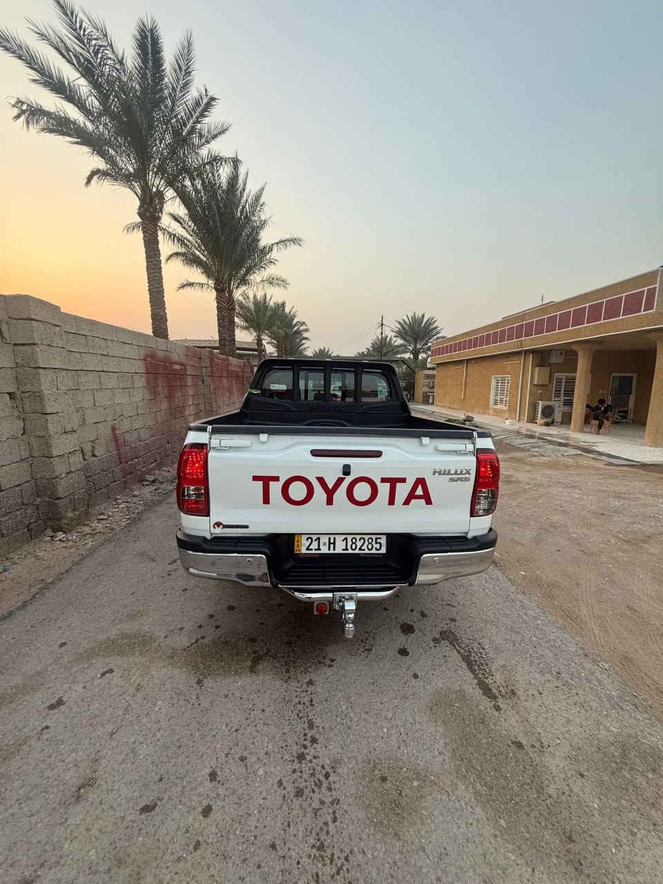 للبيع تيوتا هايلوكس 2023 ساز ماشيه 63 الف مكفوله رقم سليمانيه باسمي سنويه لل 2029 هزه وبراد جديد لل نهايه ال26 تبديل دهن جديد ارضيه مدوشمه وكشنات هوك خلفي درع امامي غراض الشركه كلهن موجودات وكاملات السياره فول مواصفات شاحن لاسلكي جكات بنيد شاشه ابل كار بلي تبريد كشنات   بصمه بصمه بيبان تبريد قطعتين تايرات شركه دلوب بيها سونار بيها عنوان بغداد بسمايه  *********** السعر 280 وبيها مجال
