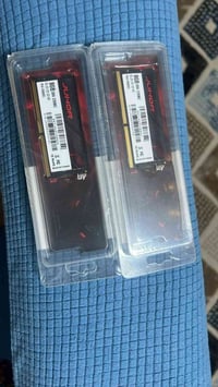 عندي قطعتين سعر واحد 40 تواصل  07700089111