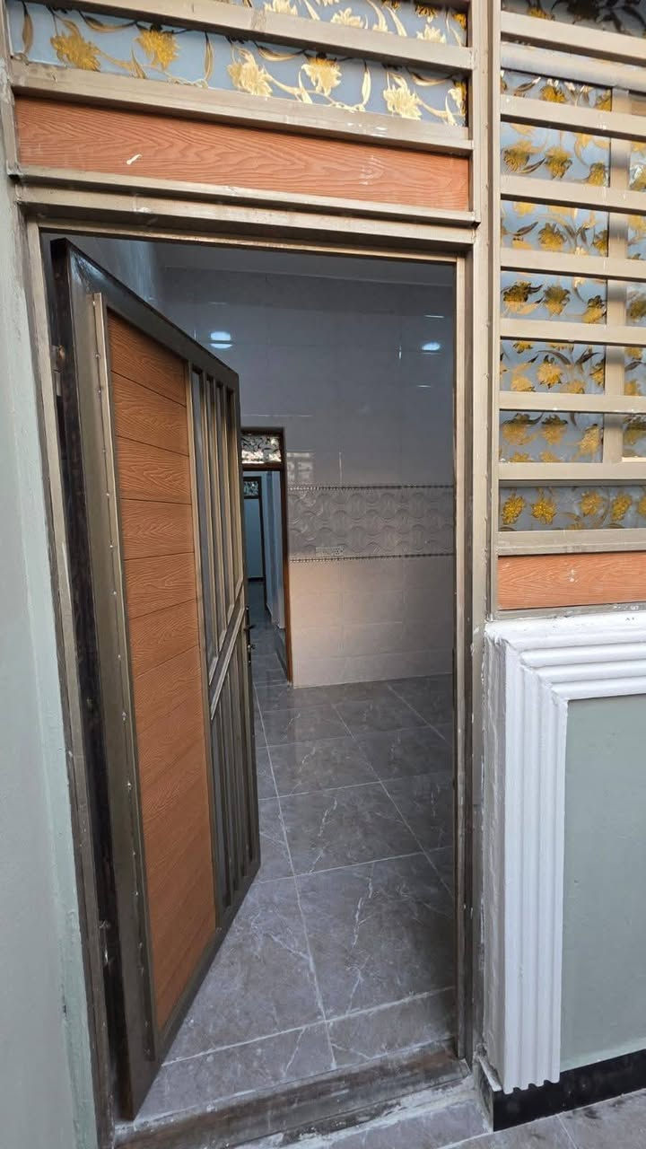 البصره
أسعد ألله أوقاتكم بكل خير احبتي 
ثلاث دور سكن للبيع ماشاءالله
جمال وترتيب ودقه بلعمل ✨

مساحة 100 م
على شارع 8 متر ثاني بيت عن تبليط

العنوان بصره طريق الصحراء وشارع المحكمه الجديده

محتويات البيت
دوانيه
صاله + مطبخ واسع
غرف منام عدد 2
 مناور + صحيات خارجي داخلي

نوع العقار طابو ملك صرف زراعي عراقي سند 25

كل هاذ جمال وترتيب بسعر 60 مليون وبي مجال

للتواصل ***********سجاد لعويني
