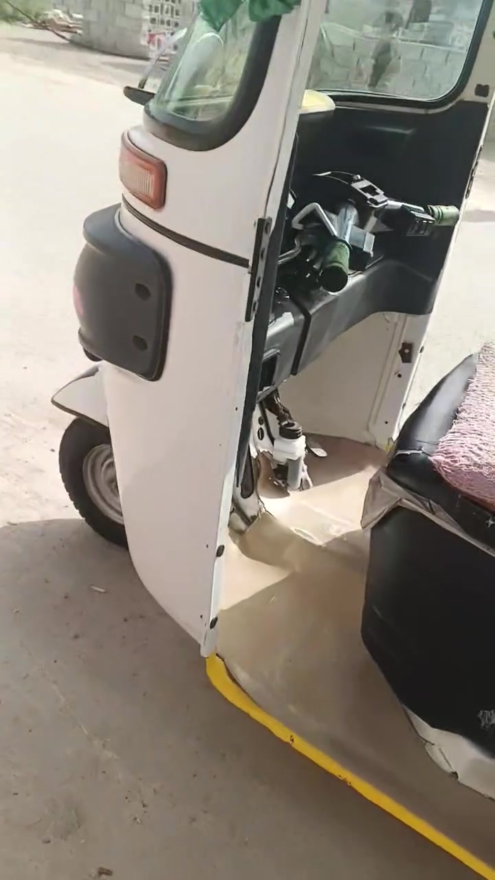 السلام عليكم تكتك ٢٢ كفاله 8/300 وشراي بي خير ويدلل ***********

