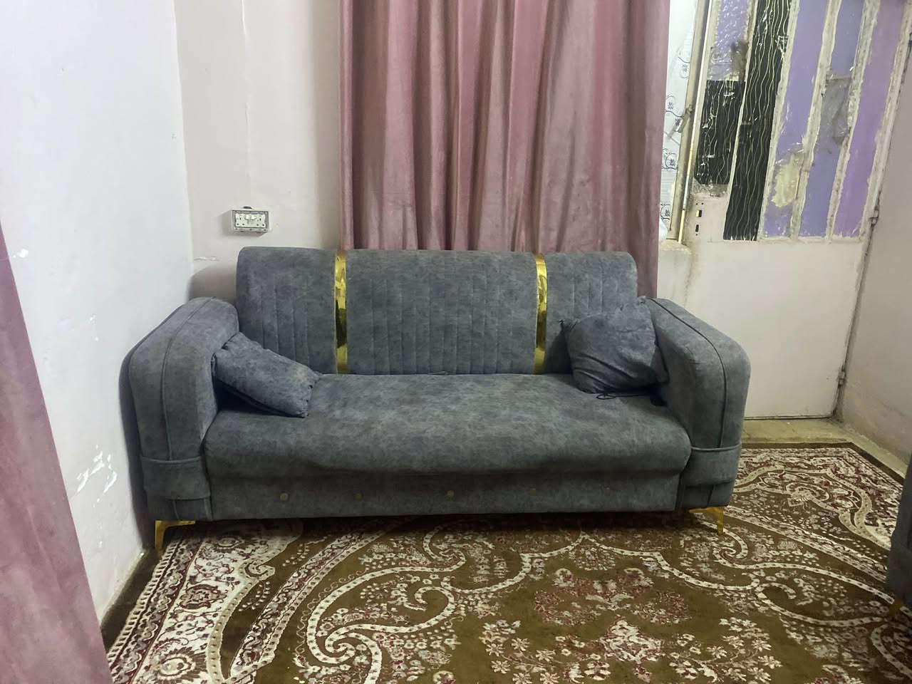 ٨ مقاعد وعندي توصيل ***********
