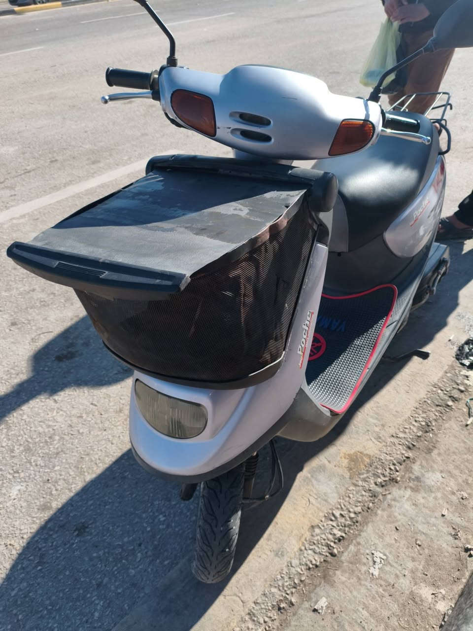 سلام عليكم
دراجه منغولي ام السله للبيع الدراجه نضيفه شلعه قويه مكينه ناعمه دراجه كامل اي نقص مابيها كلوب عالي ناصي قفل ستيرن قفل جنطه الدراجه كلها على وضع الحاويه نضيفه كلش و حلوه بانزين ابد ما تصرف الكابريتر الاصلي مال الحاويه  كلشي شغال بيها هورن اشاير  دراجه كامله و حلوه و رزنه تايرات جدد قبل سبوع بدلتهن التاير الوره تايلند و الكدام باكستاني كلشي بيها شغال سلف هندر  قويه  الدراجه مكاني كربلاء حي الوفاء . رقم الهاتف /***********
